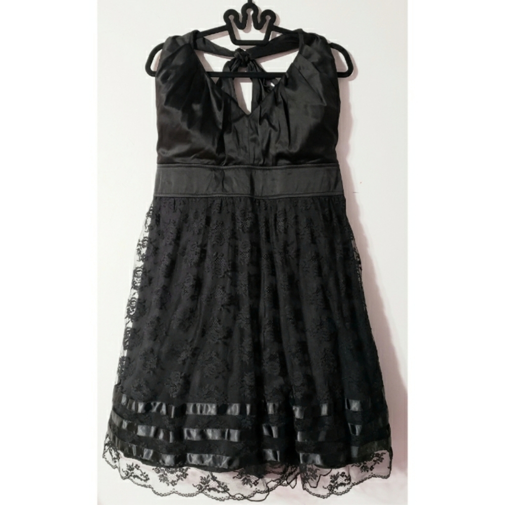 Torrid black lace pleated halter dress size 26